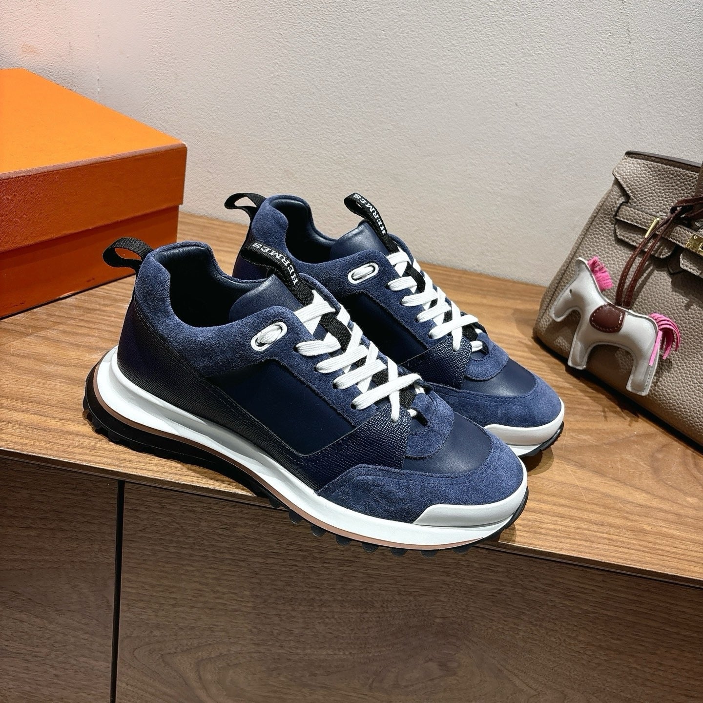 Sneakers “H”