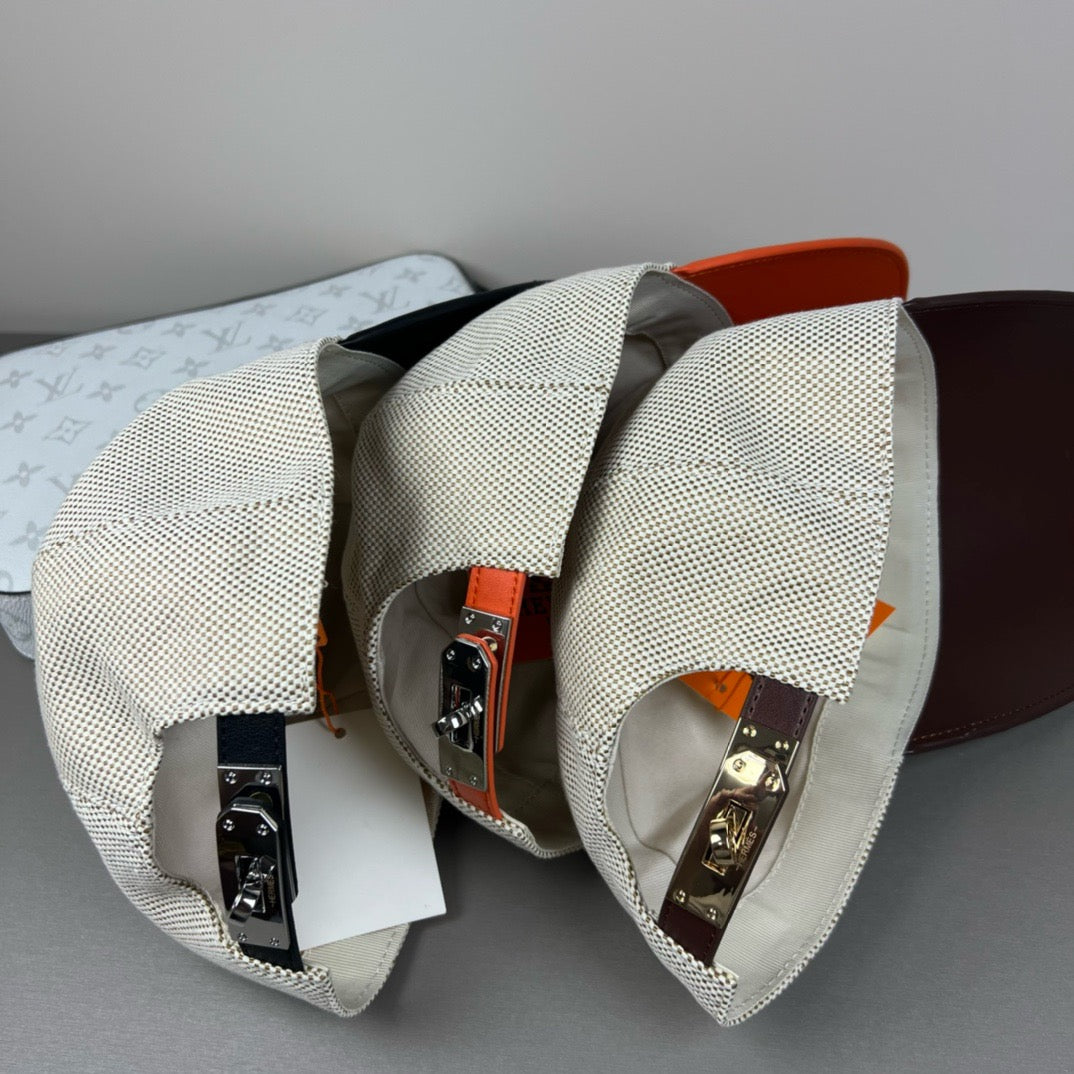 Boné “H”