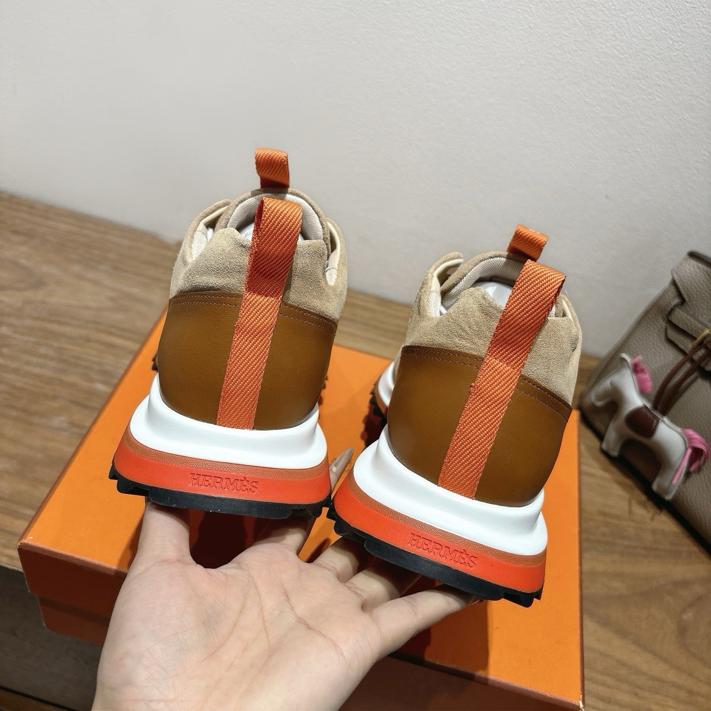 Sneakers “H”