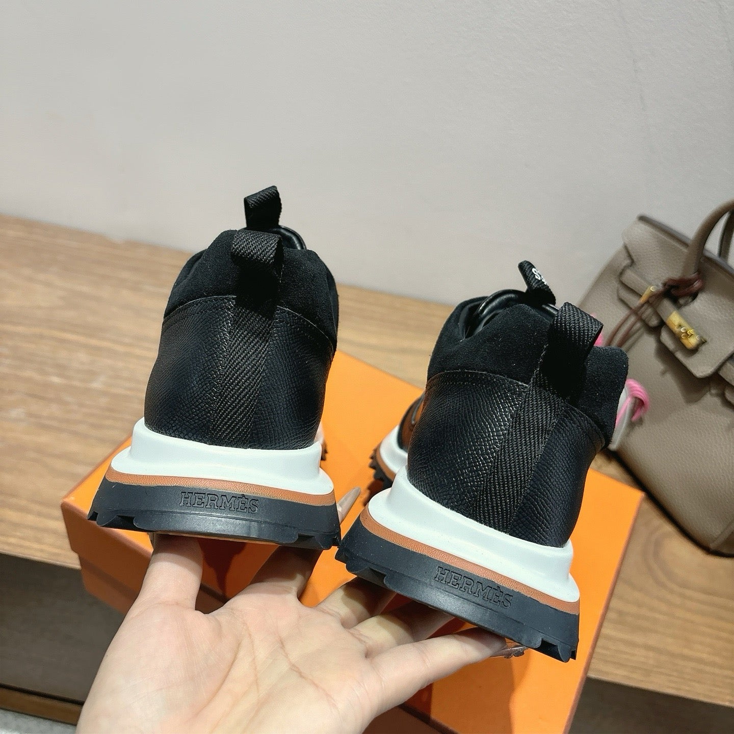 Sneakers “H”