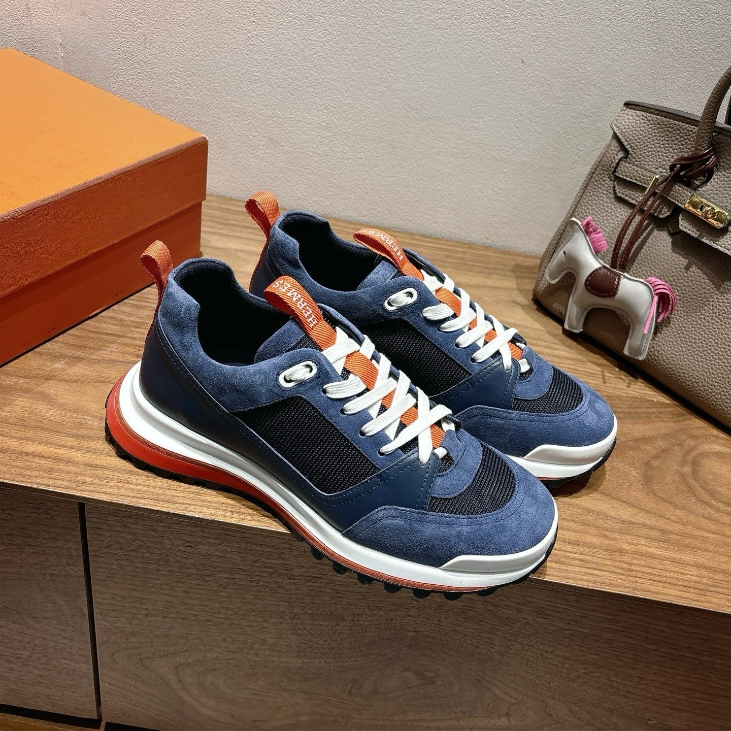 Sneakers “H”