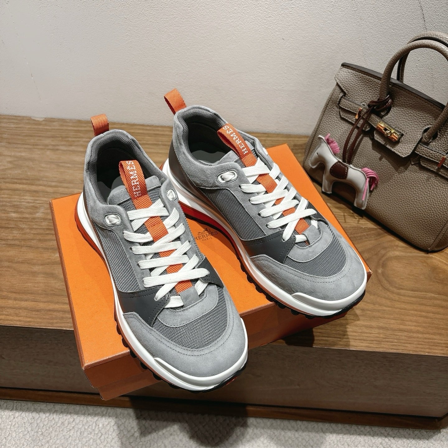 Sneakers “H”