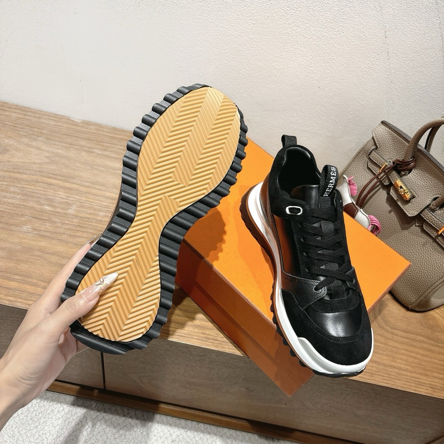 Sneakers “H”