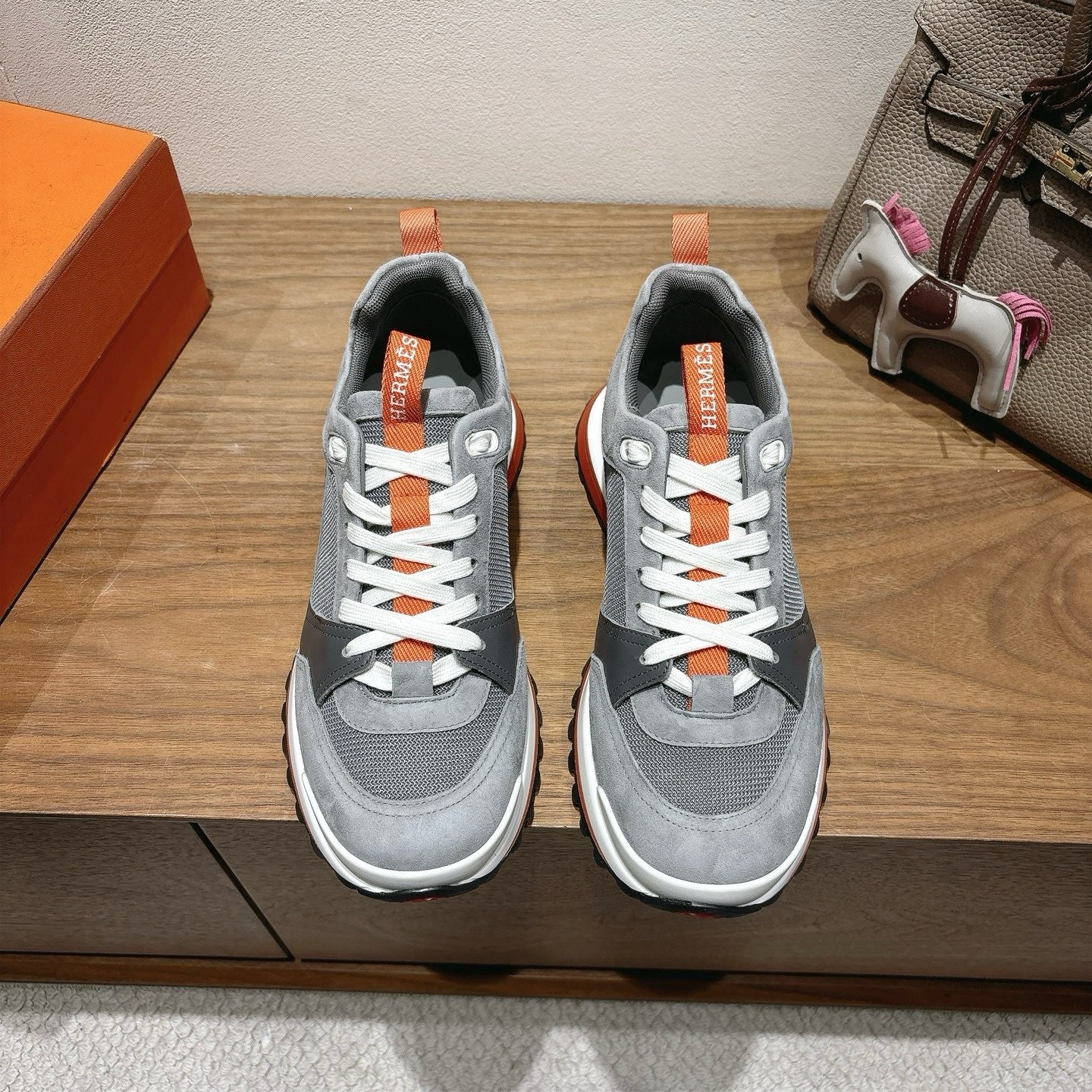 Sneakers “H”