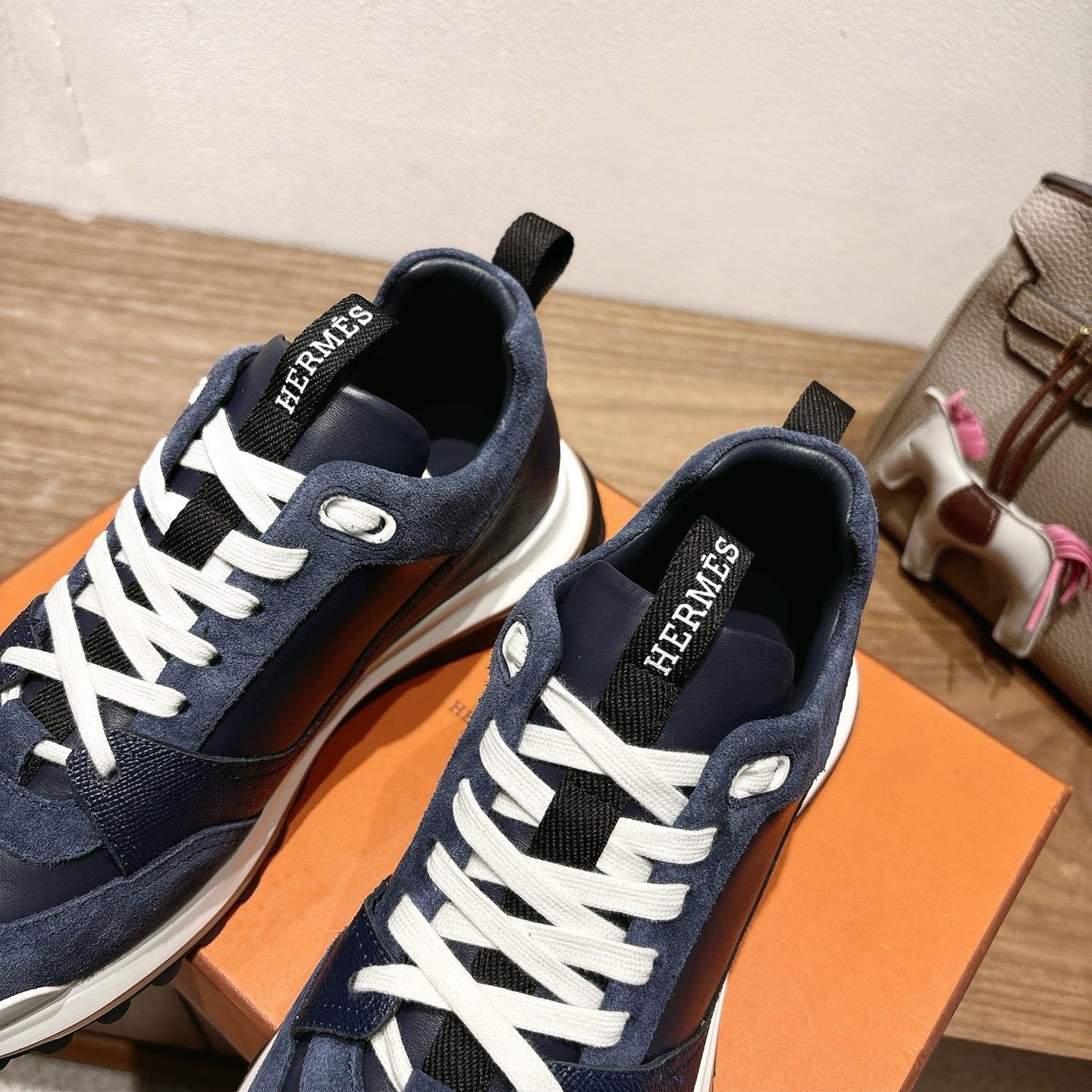 Sneakers “H”