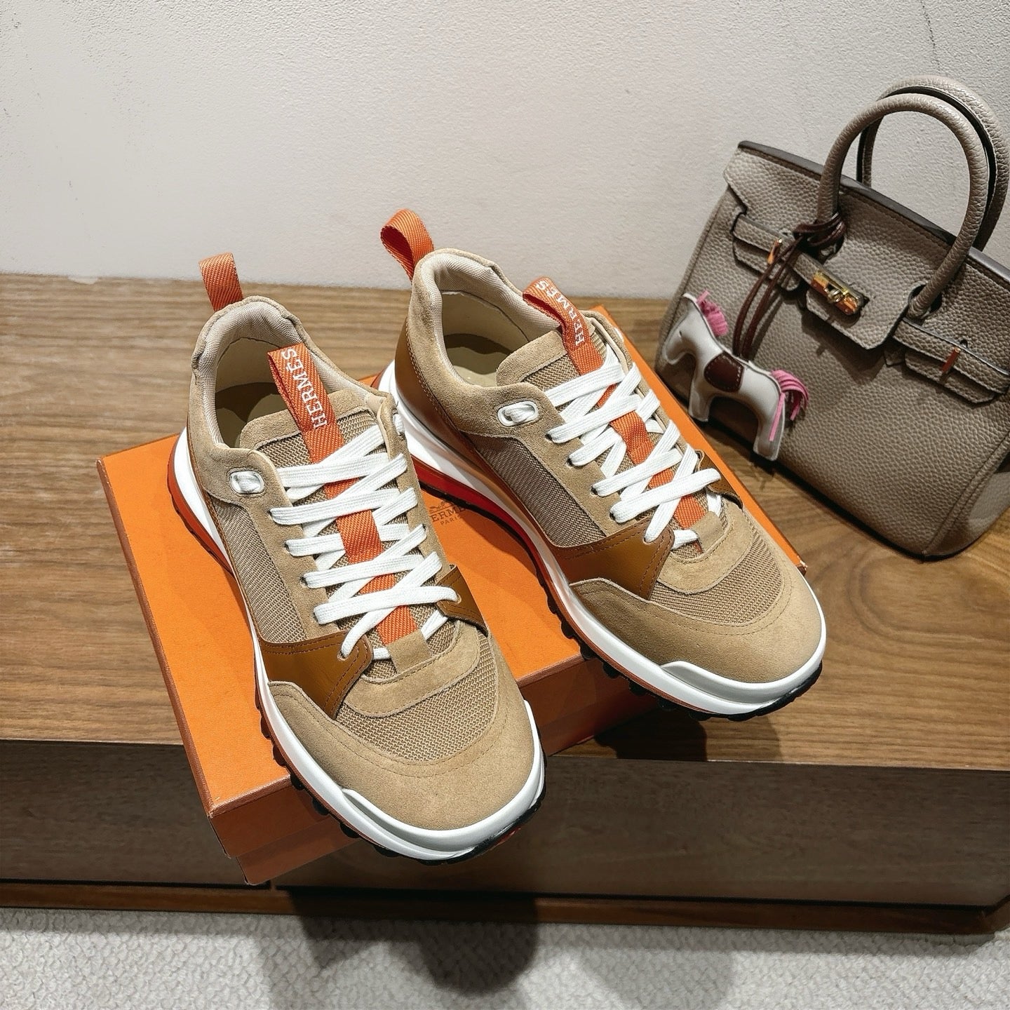Sneakers “H”
