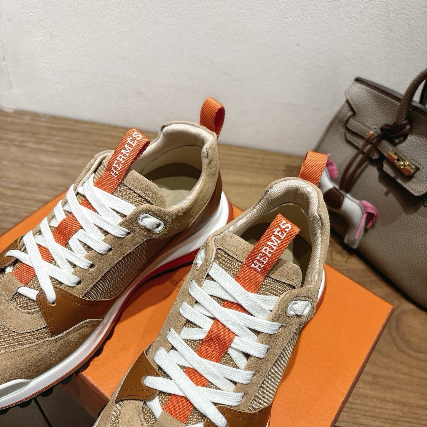 Sneakers “H”