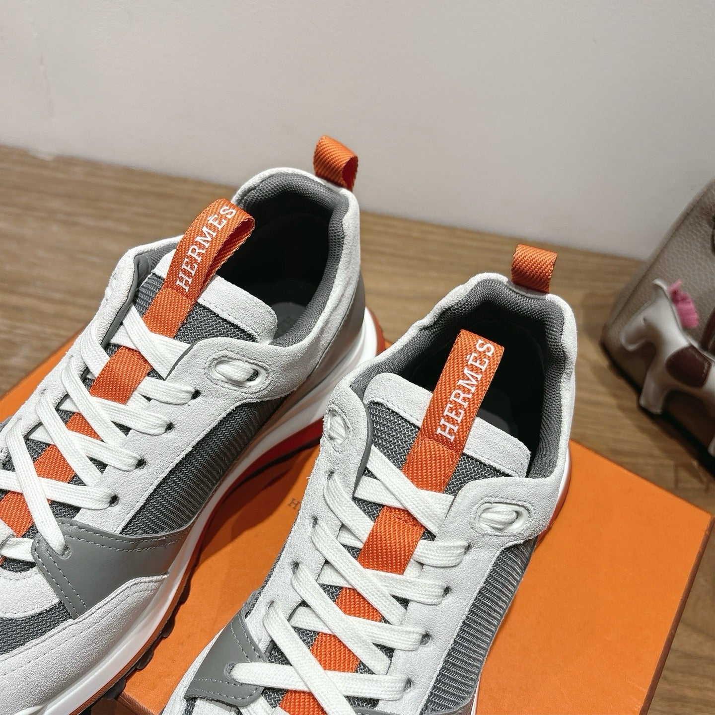 Sneakers “H”