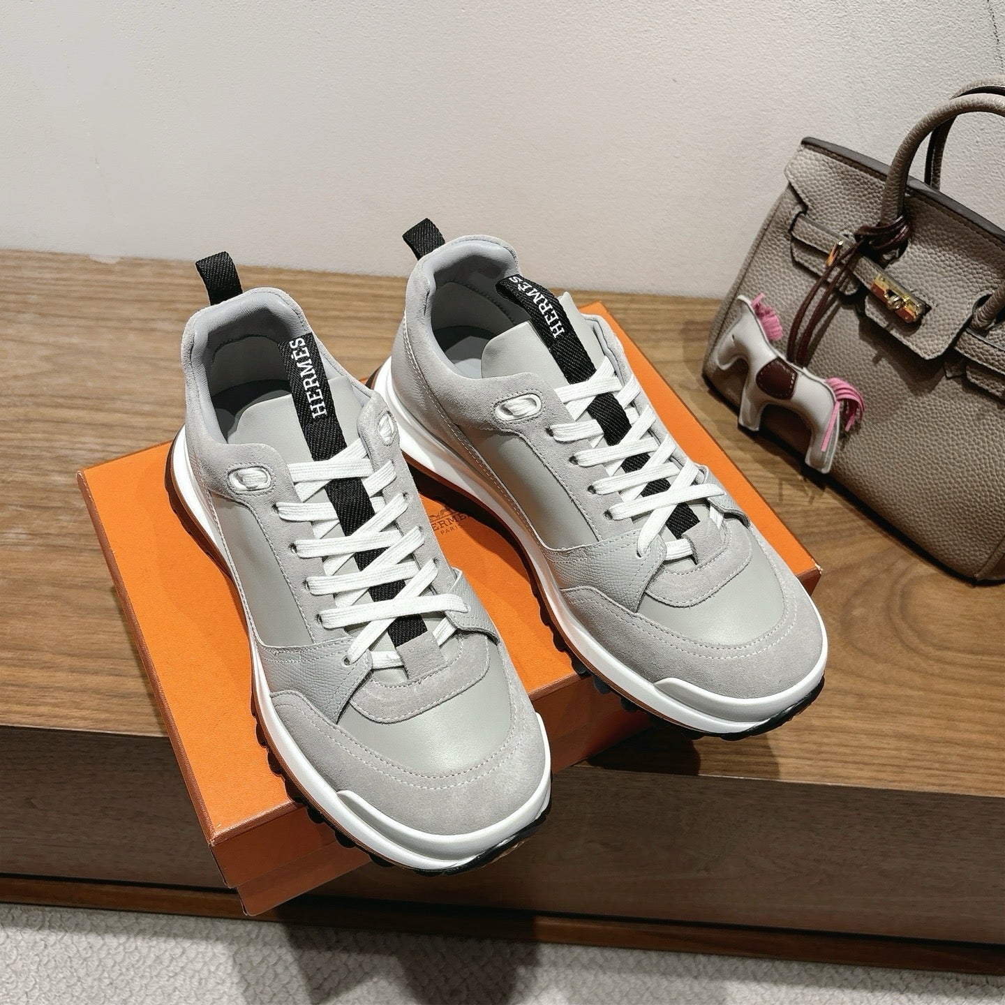 Sneakers “H”