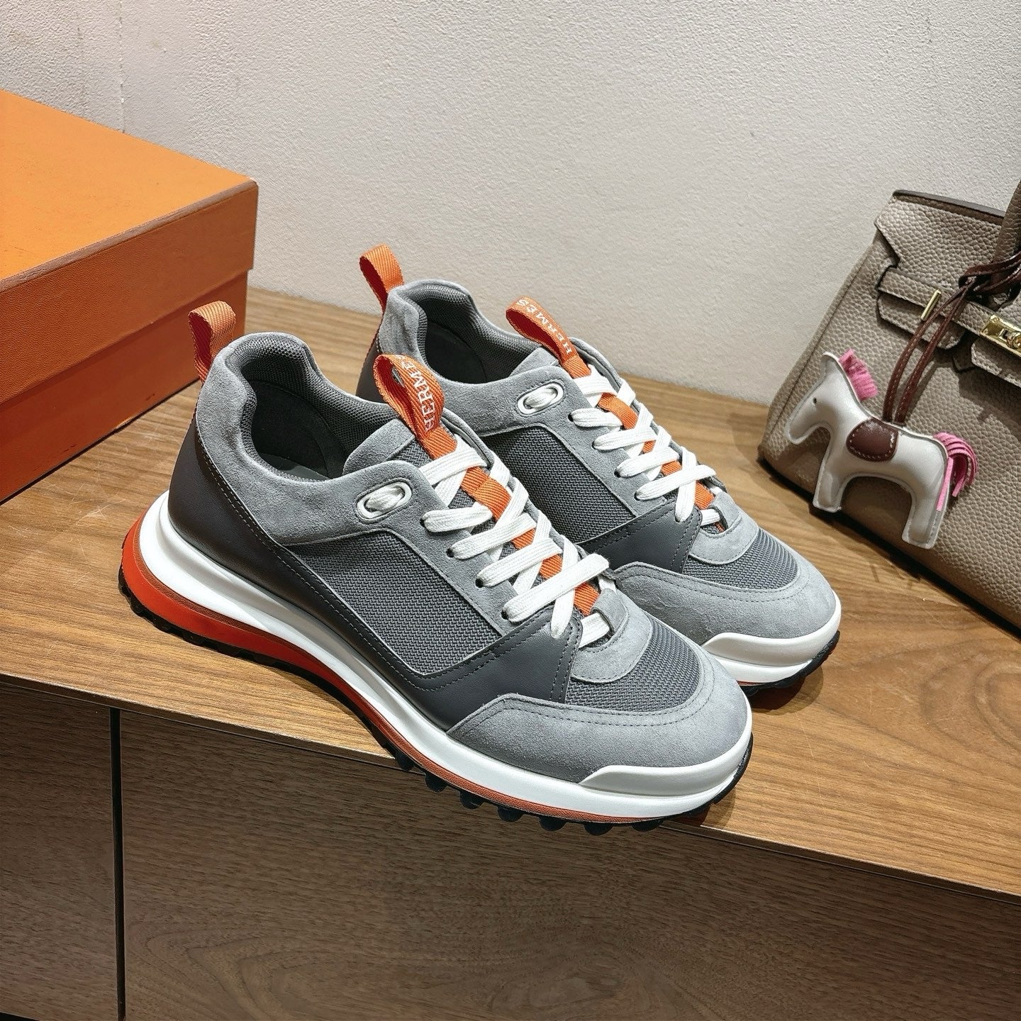 Sneakers “H”