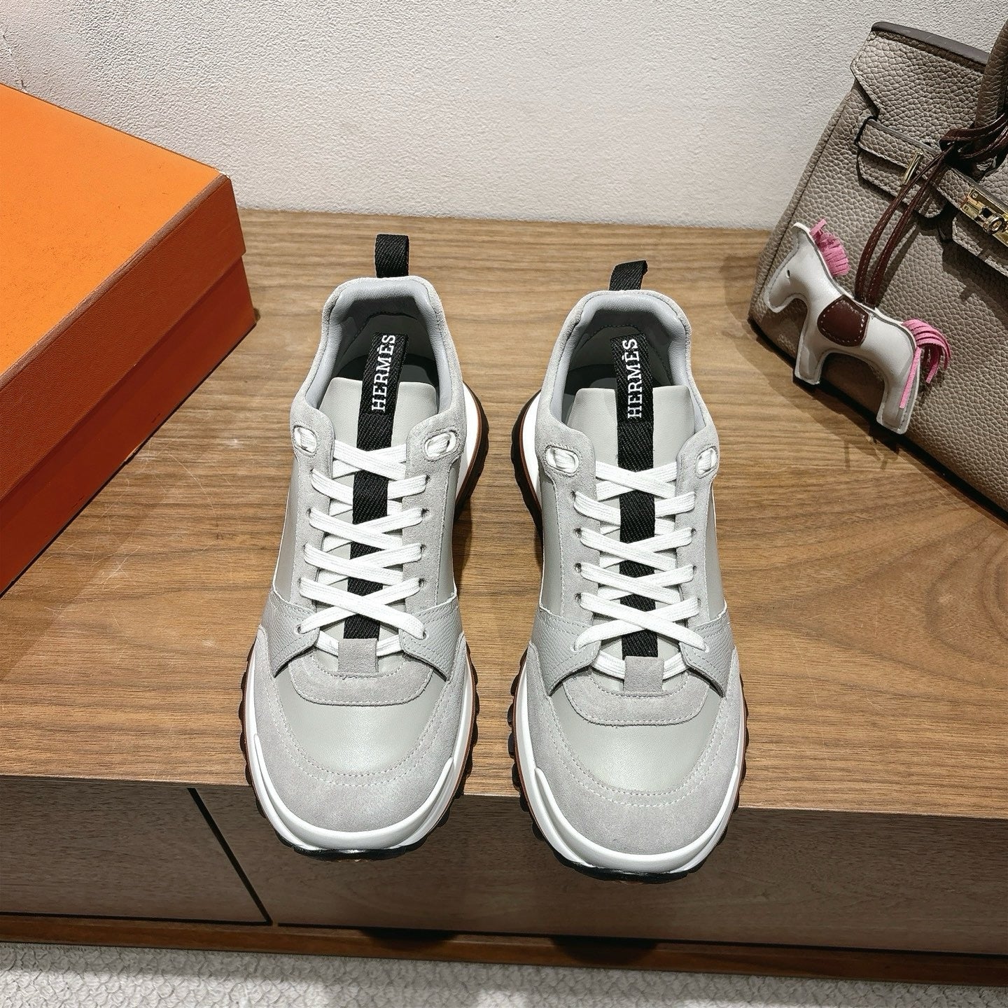 Sneakers “H”