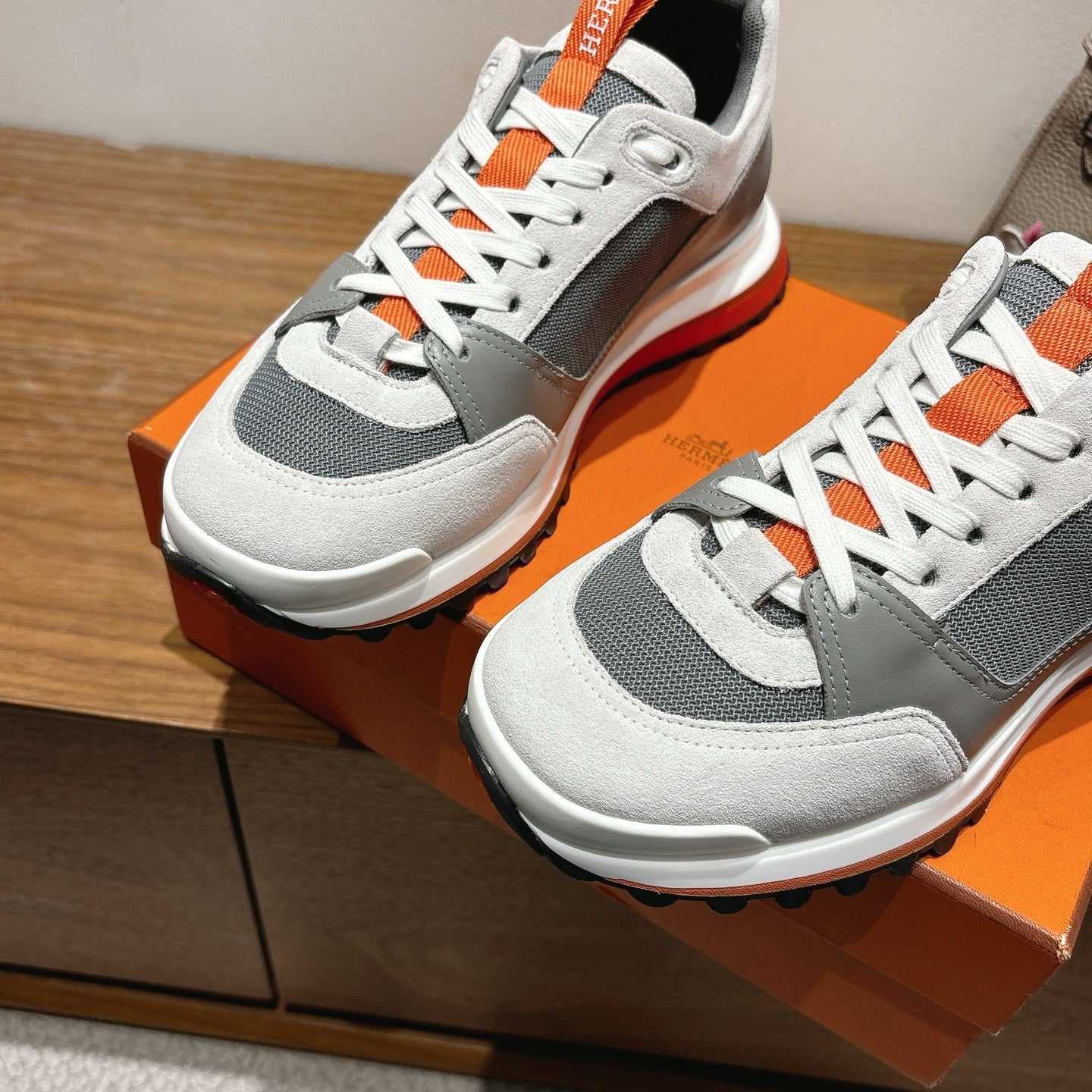 Sneakers “H”