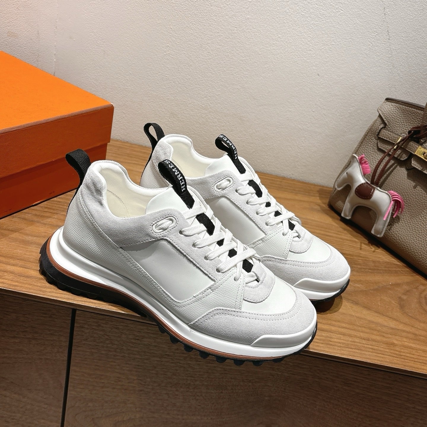 Sneakers “H”