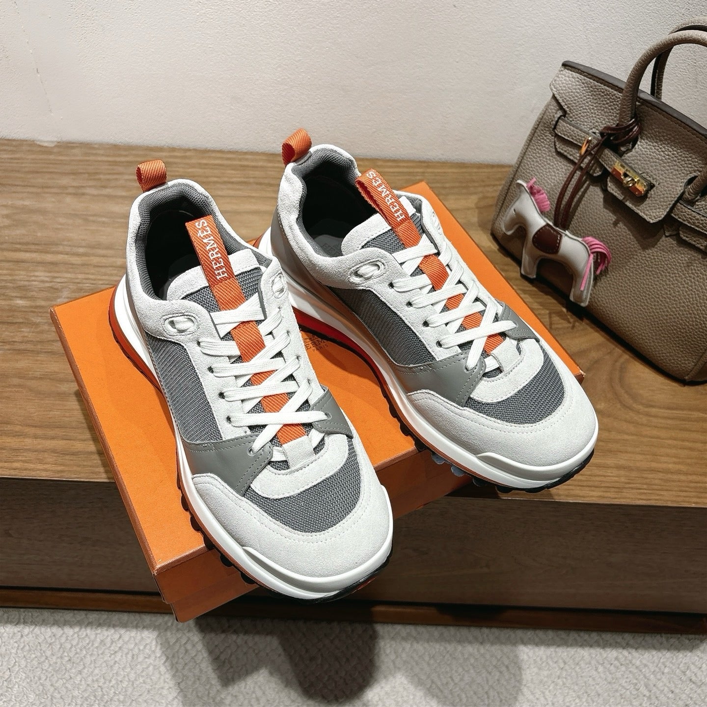 Sneakers “H”