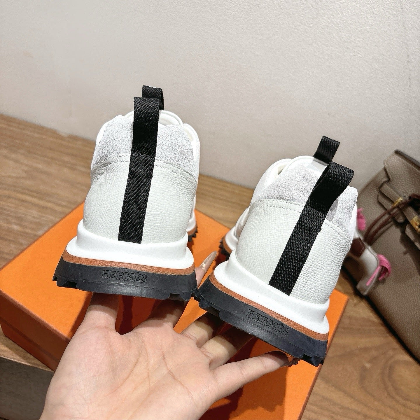 Sneakers “H”