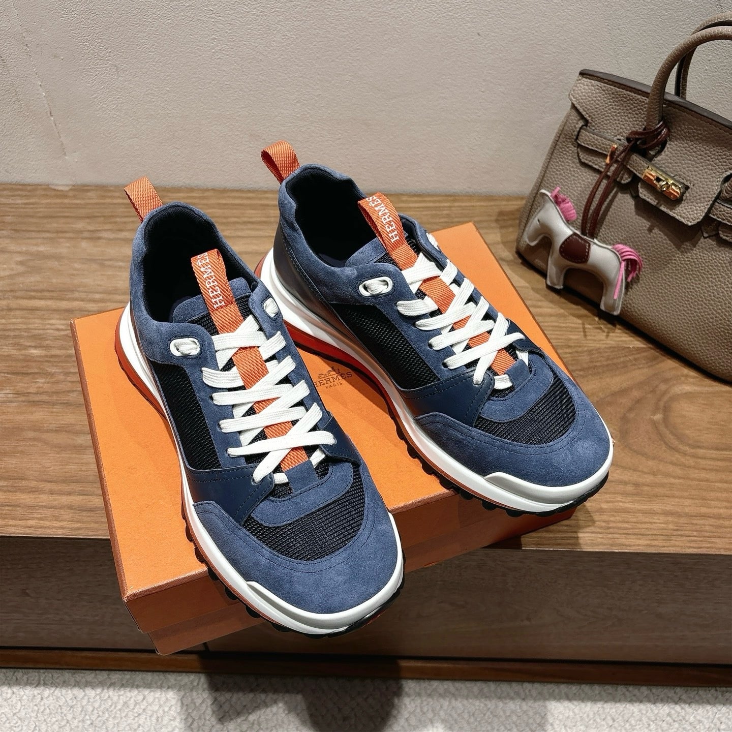 Sneakers “H”