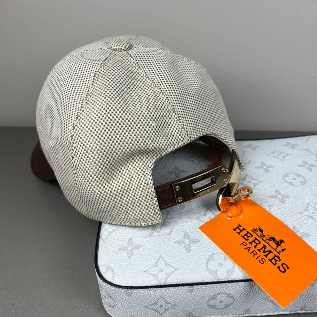 Boné “H”