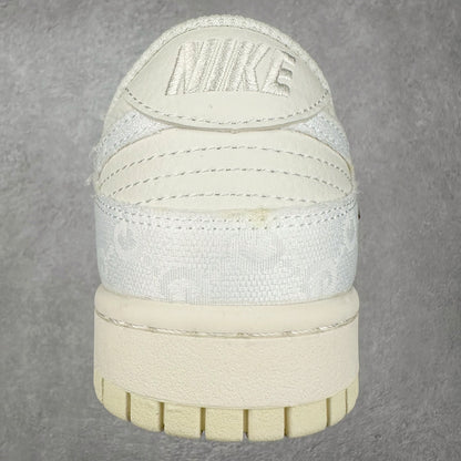 Tênis Dunk Low x GUCCI