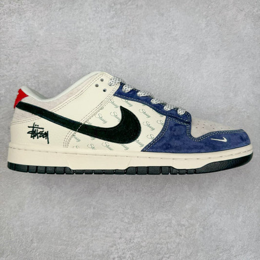 Tênis Dunk Low x Stüssy
